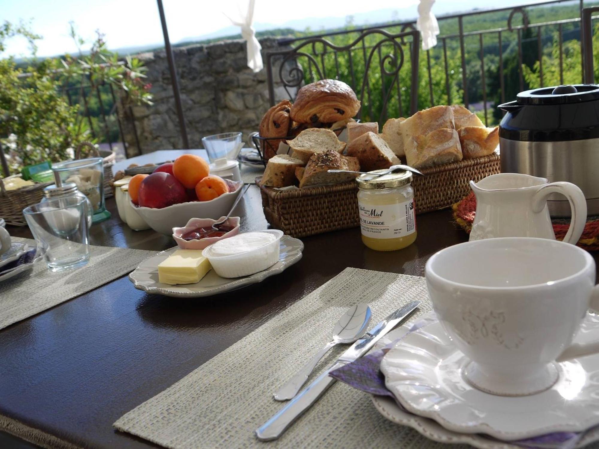 La Ferme Les Eybrachas Hotel Réauville Buitenkant foto